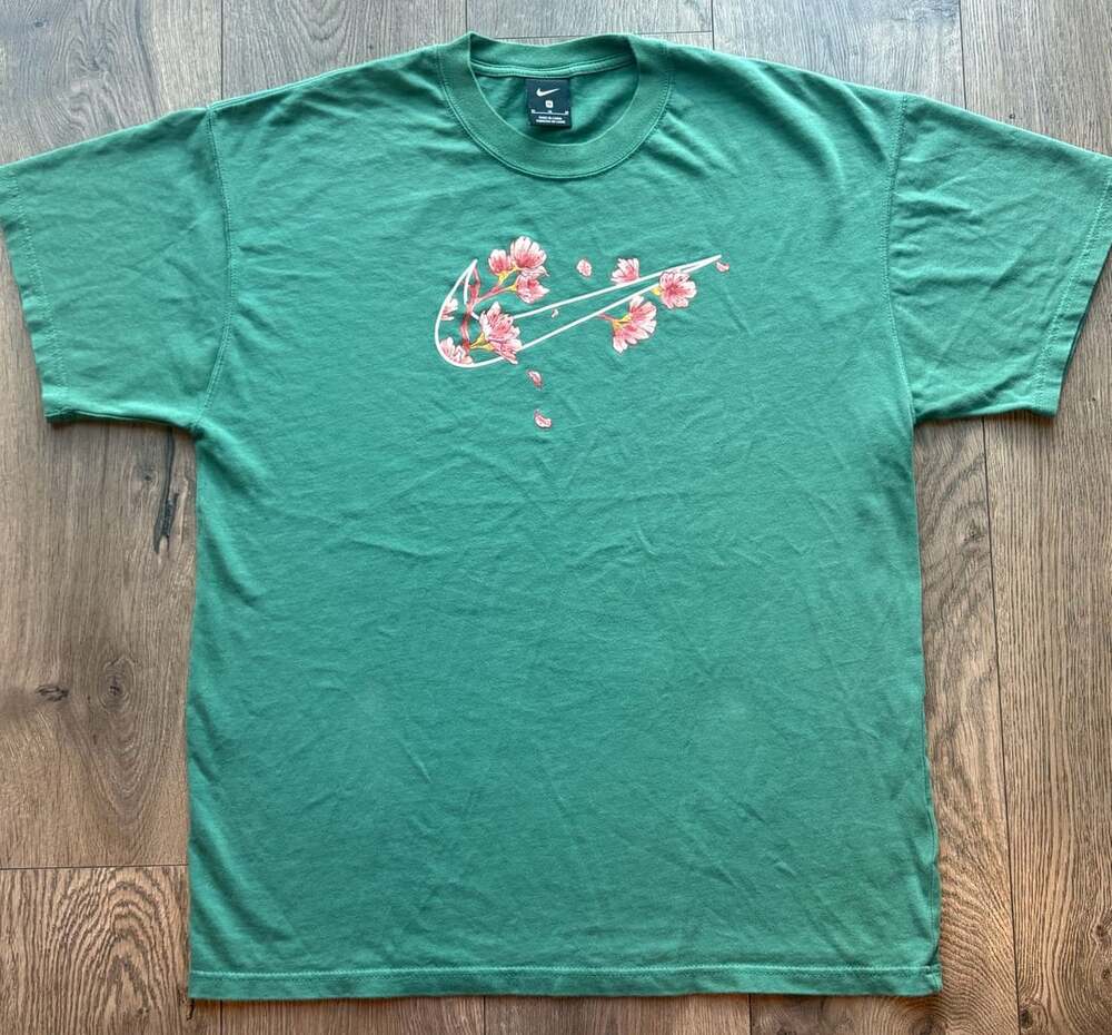 Nike Green Floral Swoosh Cherry Blossom Graphic T-Shirt Medium